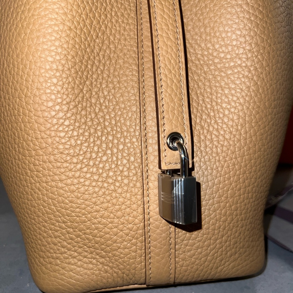 Hermes Picotin 18 Biscuit Palladium haredwarw Tan Pebbled Leather Tote - Picture 7 of 16
